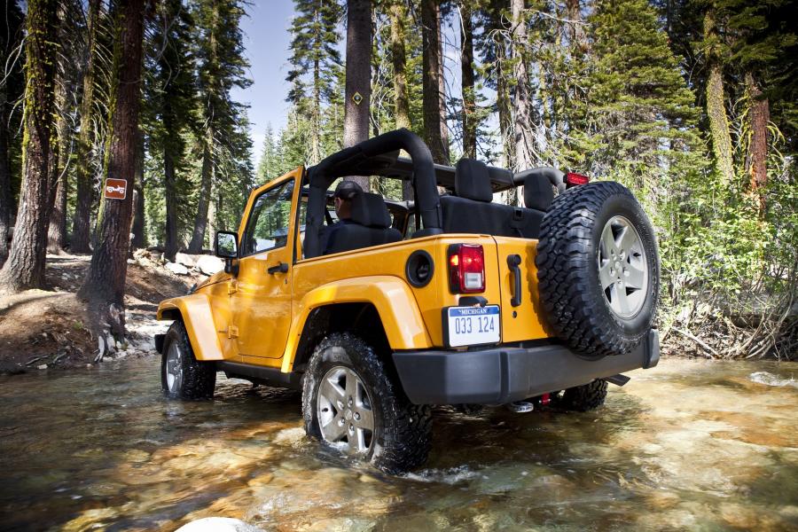  Jeep Wrangler Rubicon 2012 года  (фото 4 из 14)
